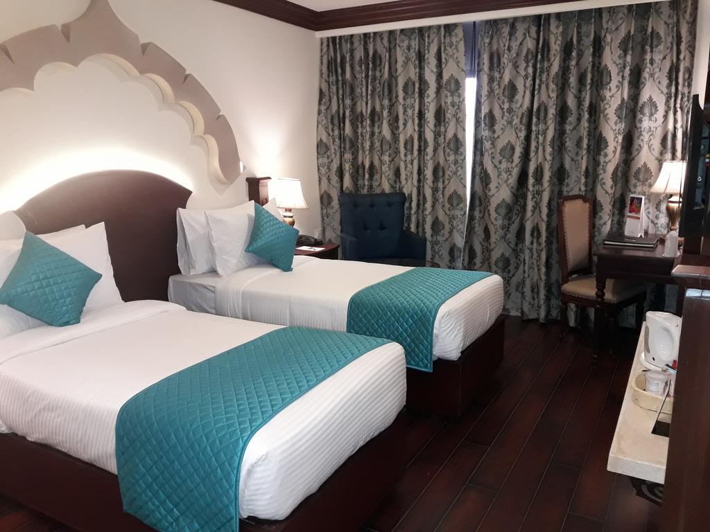 Comfort Inn Sapphire - A Inde Hotel Jaipur Exteriör bild