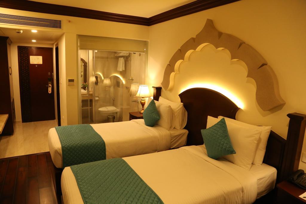 Comfort Inn Sapphire - A Inde Hotel Jaipur Exteriör bild