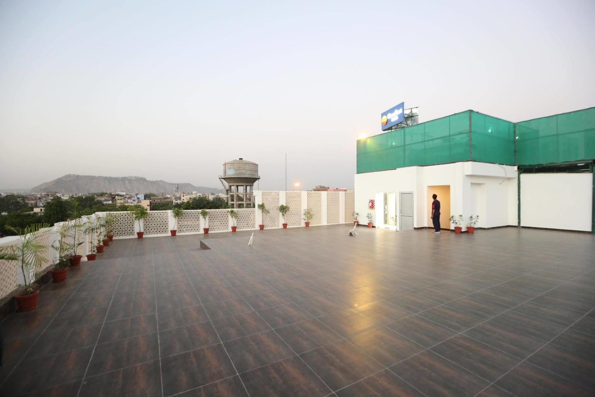 Comfort Inn Sapphire - A Inde Hotel Jaipur Exteriör bild