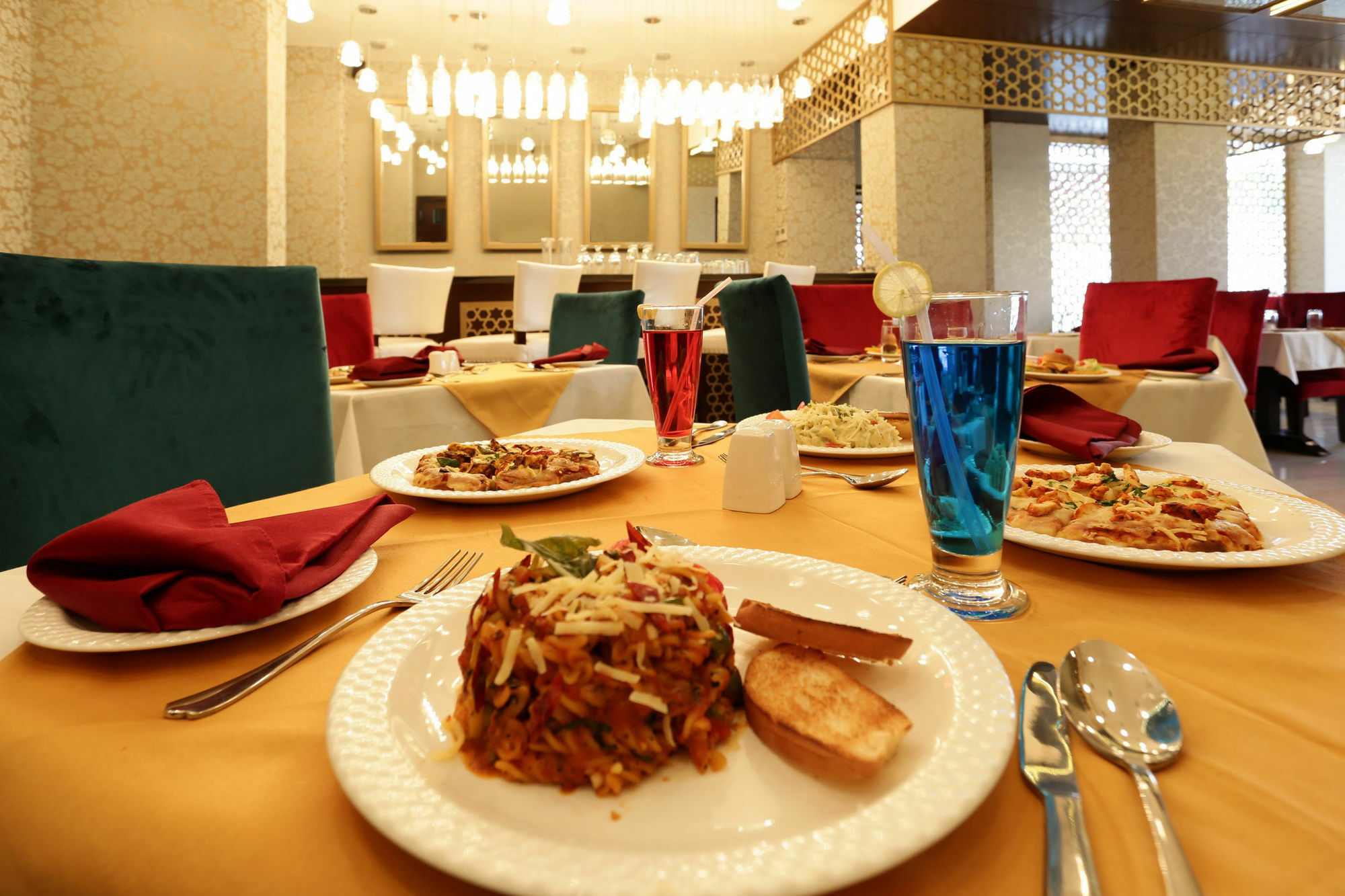 Comfort Inn Sapphire - A Inde Hotel Jaipur Exteriör bild