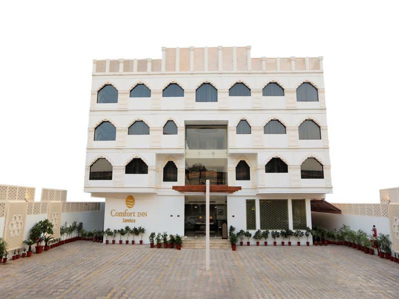 Comfort Inn Sapphire - A Inde Hotel Jaipur Exteriör bild